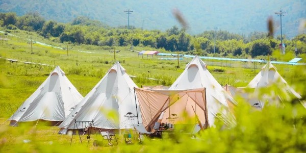 Sanfo hood趣野之地丨 初夏滑雪场，五一露营狂欢季~这个营地简直奇妙！